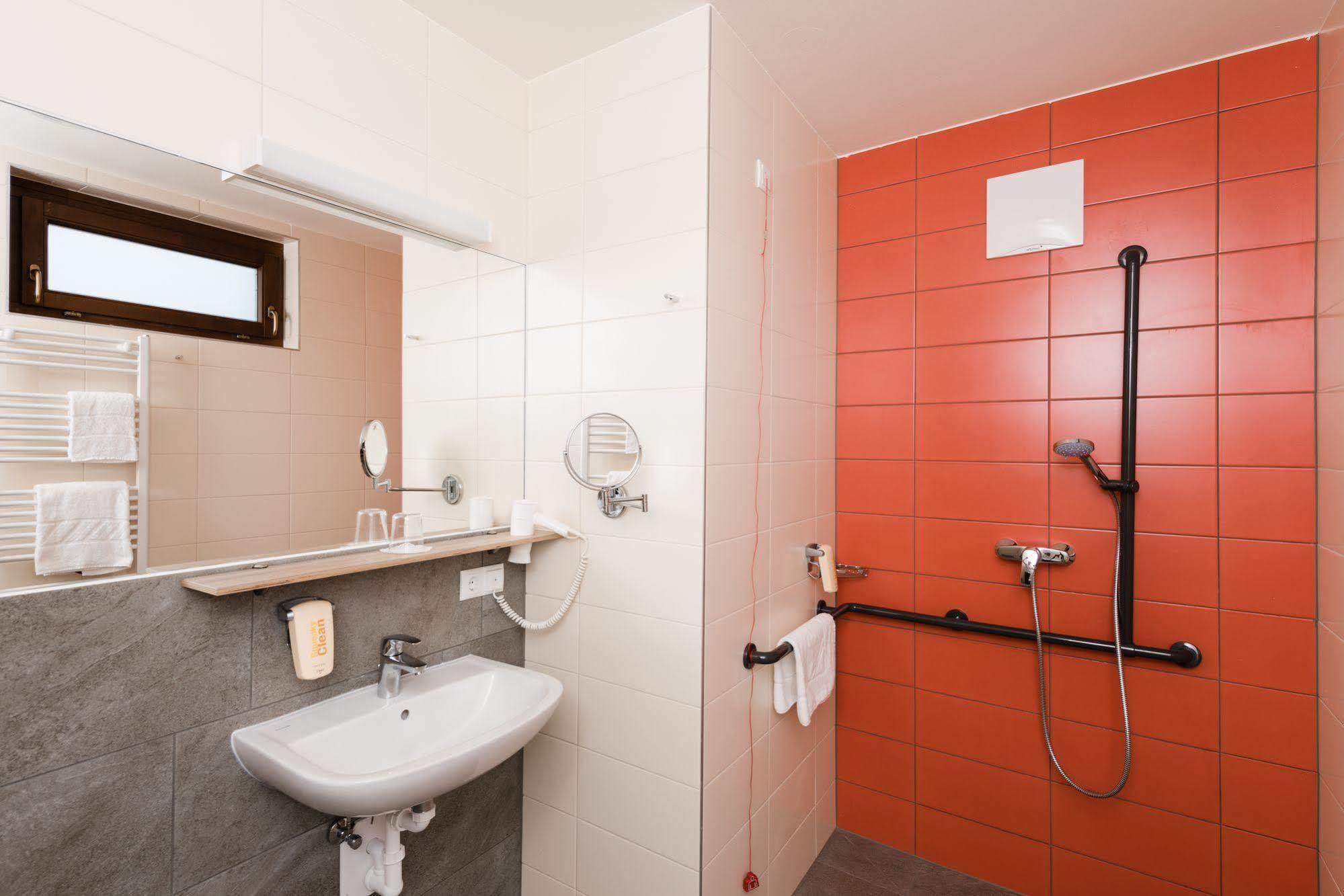 Jufa Hotel Graz Sued - Self Check-In Exterior photo